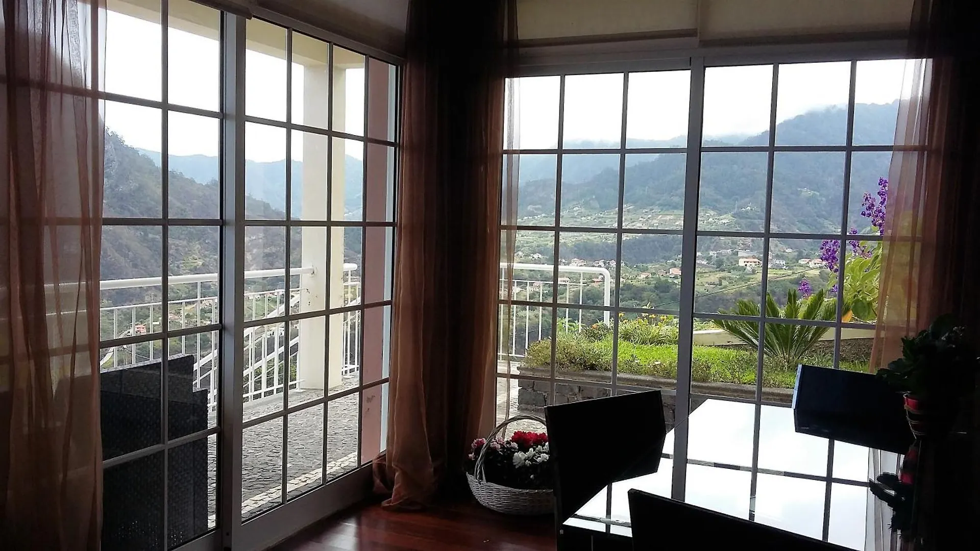 Casa Shalom Villa São Roque do Faial 0*,