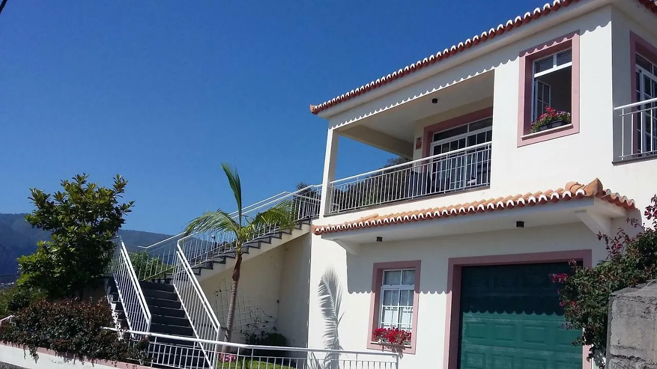 Casa Shalom Villa São Roque do Faial Tatil Evi